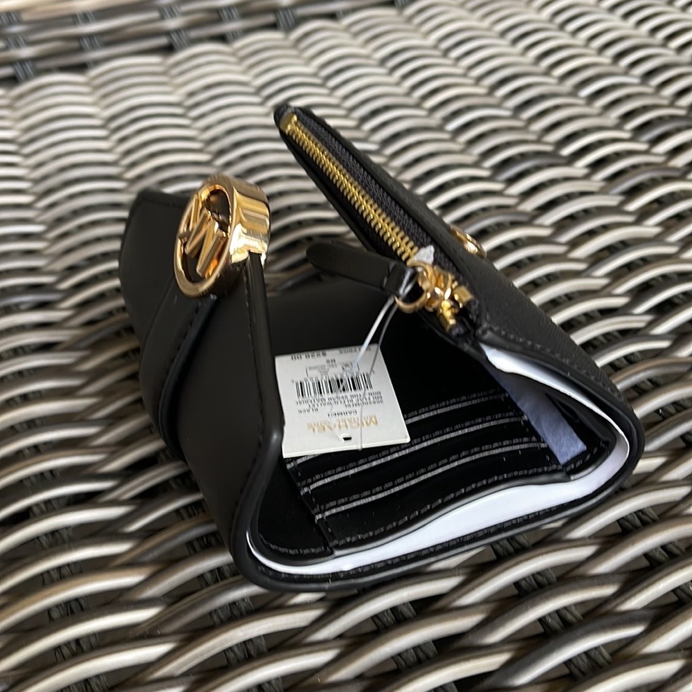 MICHAEL KORS CARMEN MEDIUM LOGO AND FAUX LEATHER WALLET BLACK - Picture 13 of 16